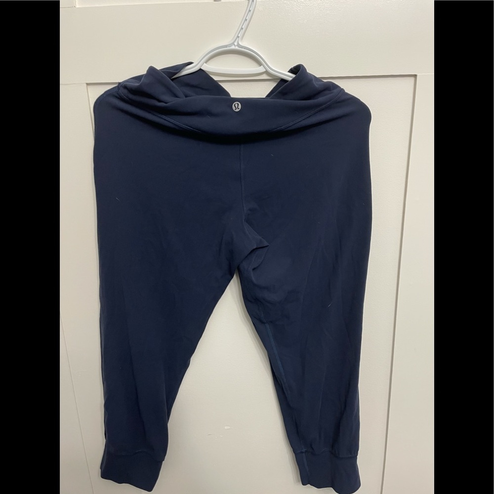 Navy Blue Lululemon Align Joggers. Soft and comfortable
